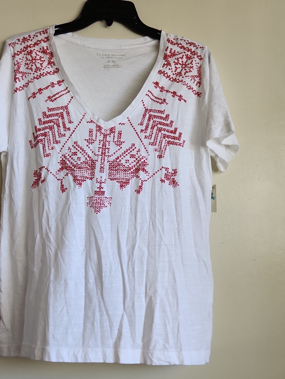 NWT Lucky Brand White V-Neck Tee with Red  Faux Embroidery Print Size Medium M